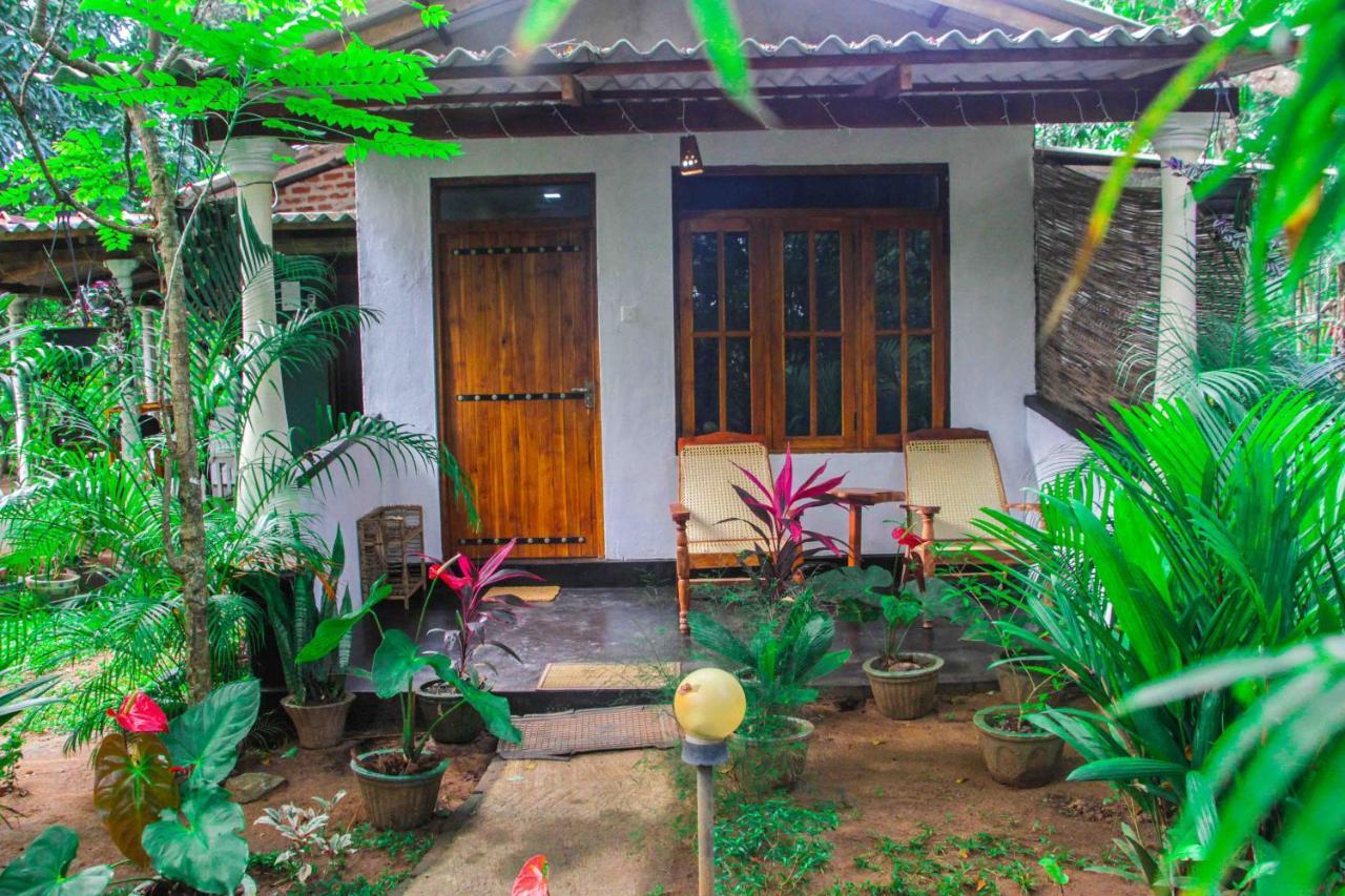 Manju Homestay Sigiriya Exteriör bild