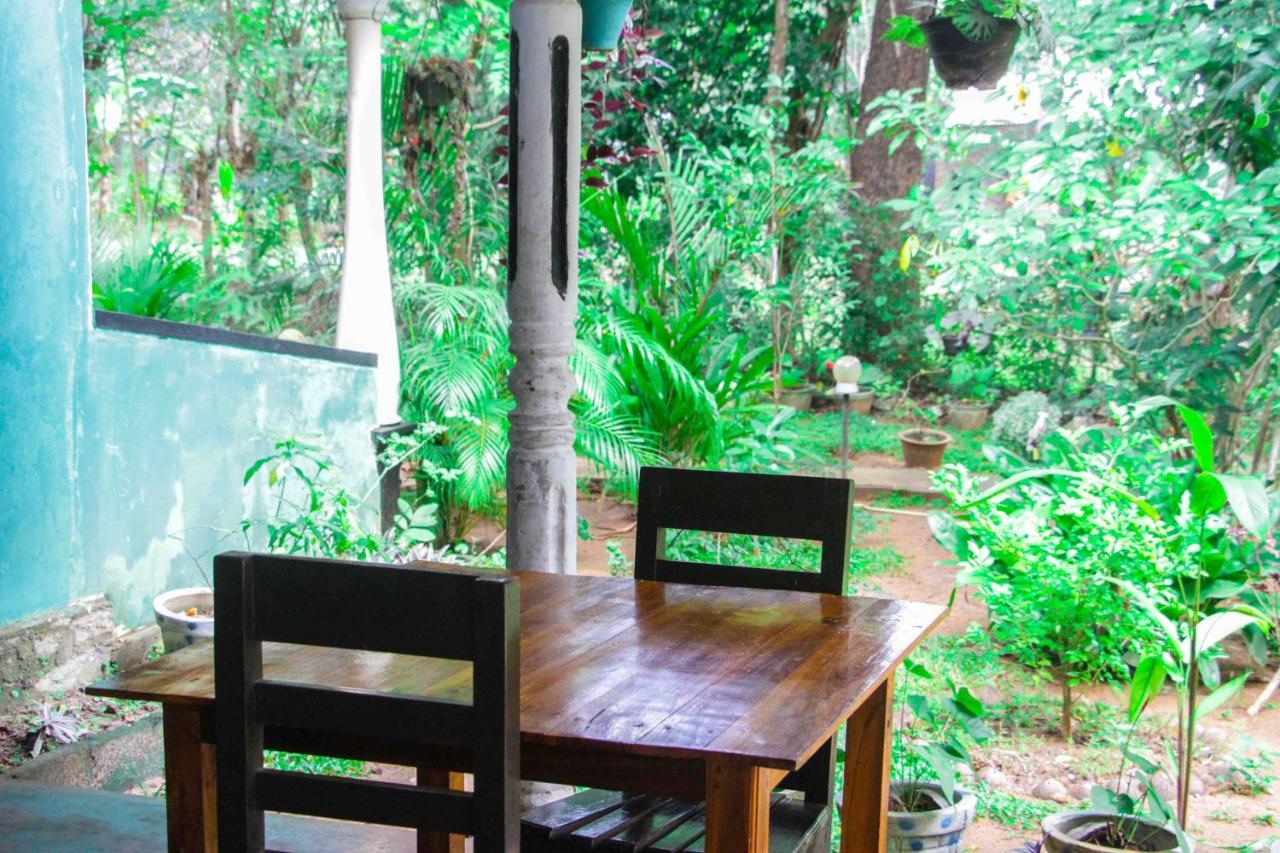 Manju Homestay Sigiriya Exteriör bild