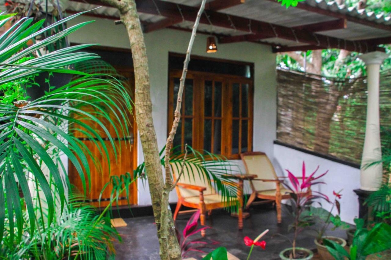 Manju Homestay Sigiriya Exteriör bild