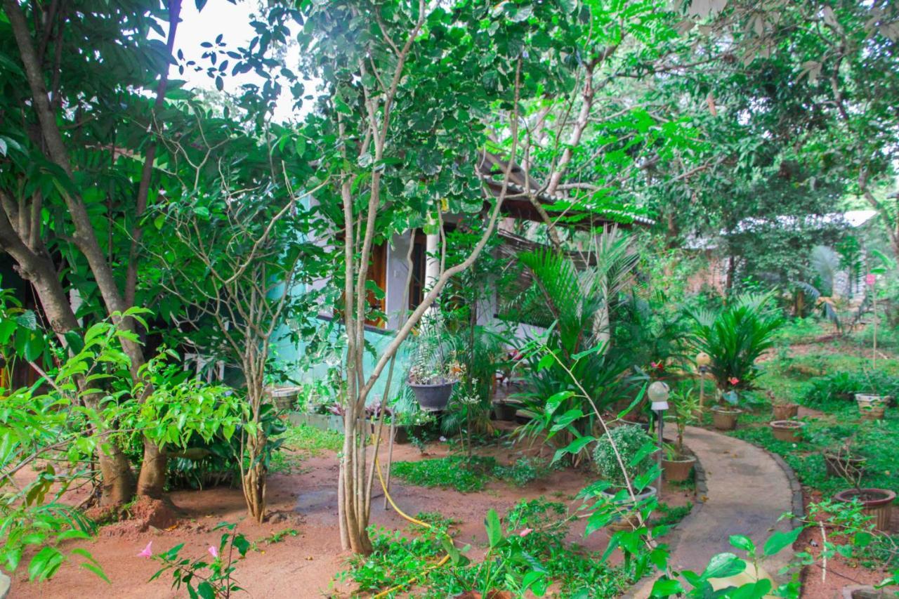 Manju Homestay Sigiriya Exteriör bild