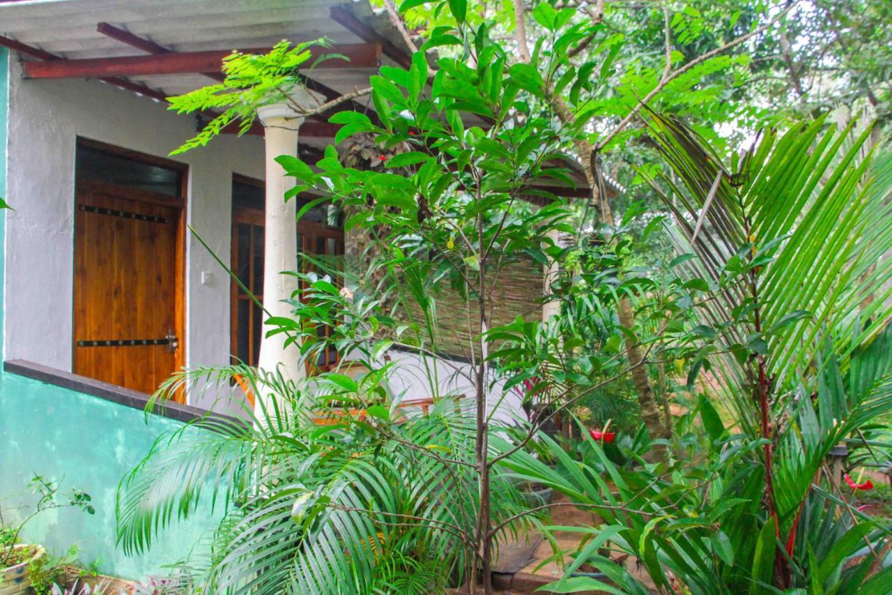 Manju Homestay Sigiriya Exteriör bild