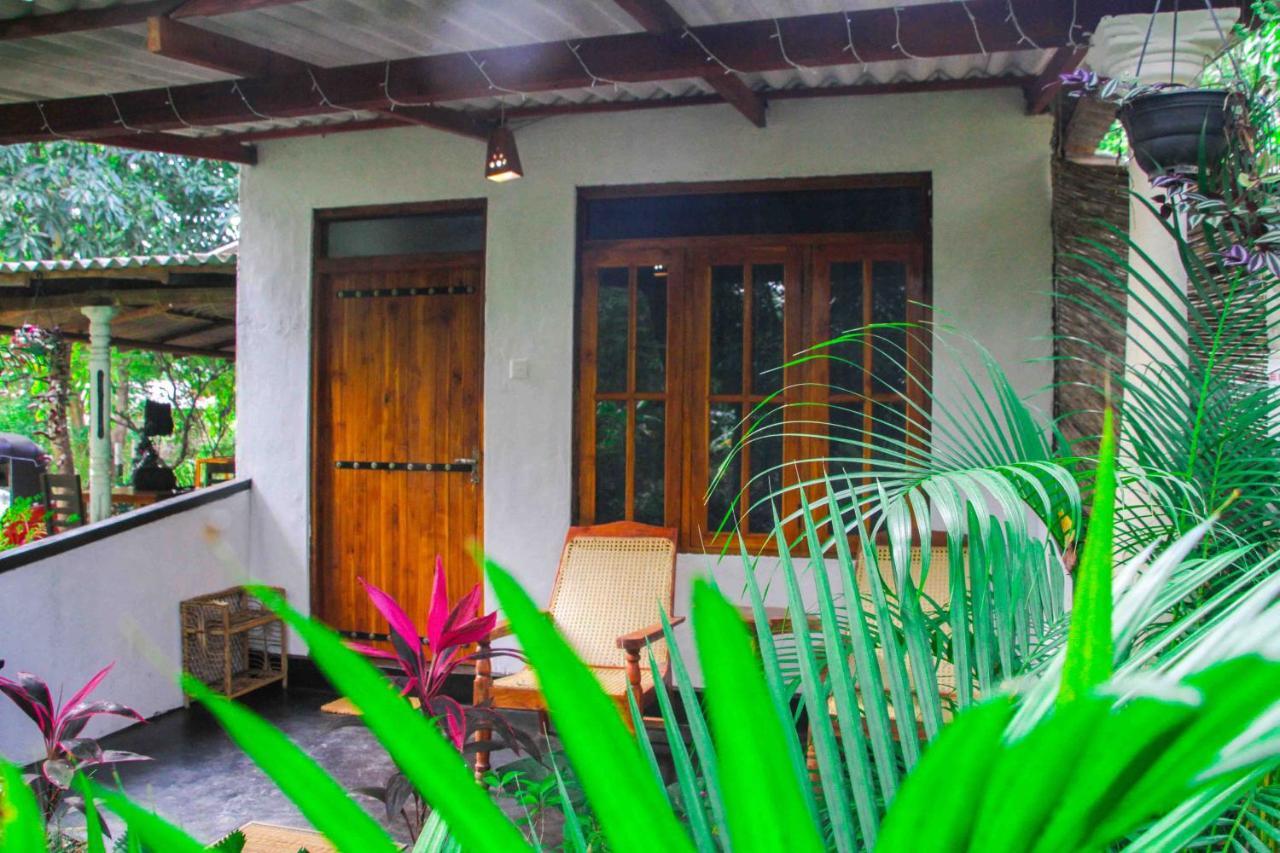 Manju Homestay Sigiriya Exteriör bild